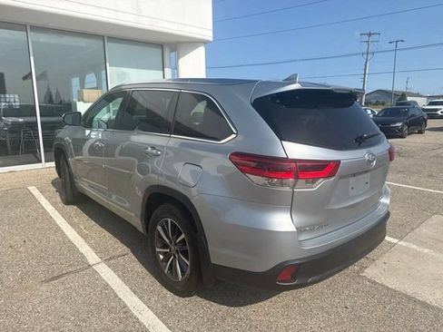 Used 2017 Toyota Highlander XLE AWD/4WD image 6