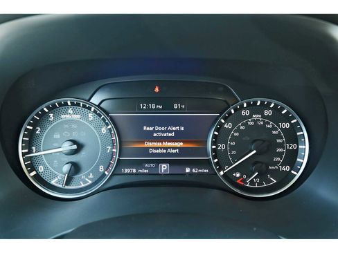 Used 2024 Nissan Armada SL w/ Captain's Chairs Package image 16