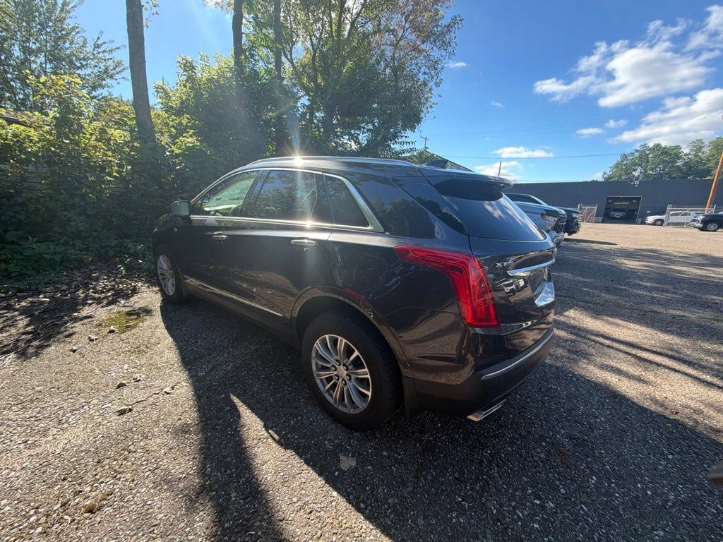 Used 2018 Cadillac XT5 Luxury w/ Driver Awareness Package FWD image 8
