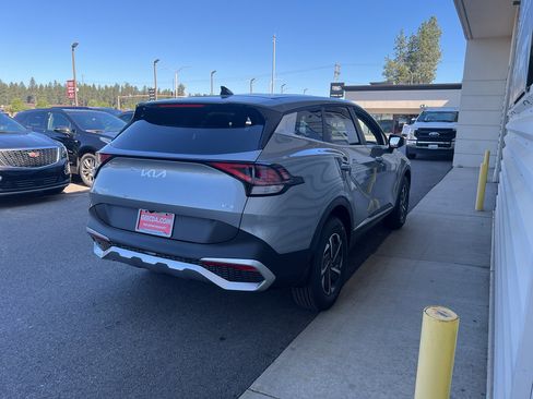 New 2025 Kia Sportage LX image 4
