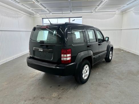 Used 2011 Jeep Liberty Sport image 6
