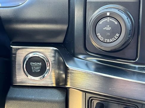 Used 2023 Ford F250 Lariat w/ Lariat Ultimate Package AWD/4WD image 15