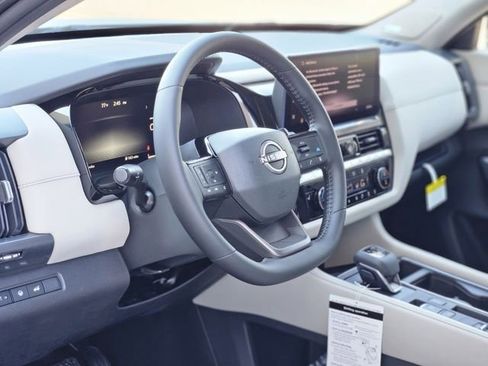 New 2026 Nissan Pathfinder SL w/ SL Premium Package (P04) FWD image 11