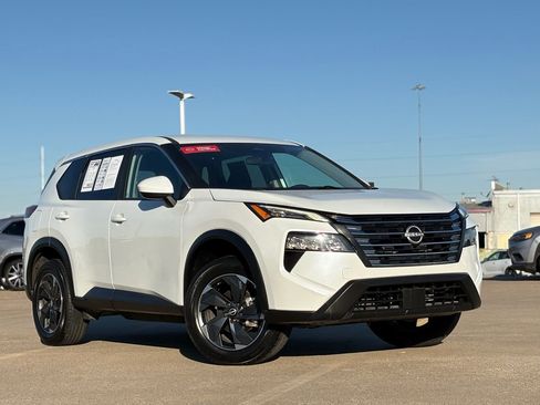 Certified 2024 Nissan Rogue SV image 3