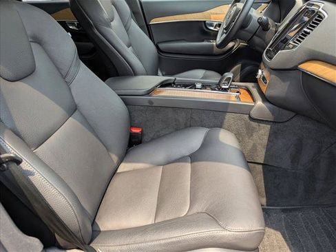 Used 2025 Volvo XC90 B6 Plus AWD/4WD image 22