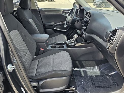 Used 2025 Kia Soul EX FWD image 19