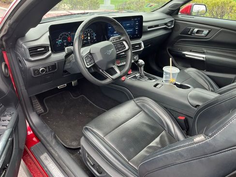 Used 2024 Ford Mustang Premium image 6