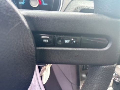 Used 2010 Ford Mustang GT Premium image 13