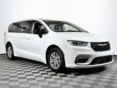 Used 2024 Chrysler Pacifica Touring-L