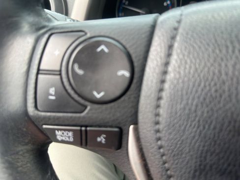 Used 2018 Toyota RAV4 XLE image 16