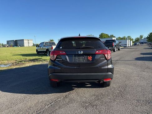 Used 2018 Honda HR-V EX image 10