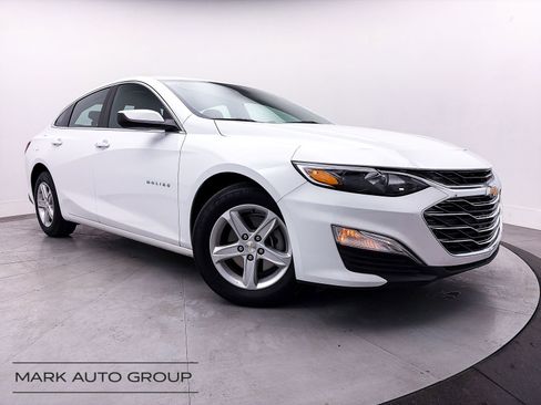 Used 2025 Chevrolet Malibu LS image 1