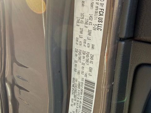 Used 2020 Jeep Grand Cherokee Laredo image 27