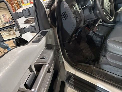 Used 2015 Ford F250 XL w/ Power Equipment Group AWD/4WD image 2