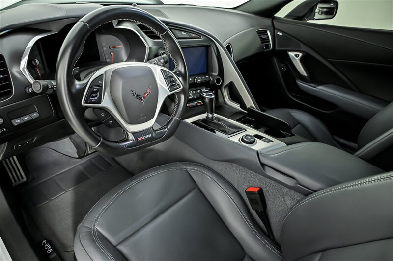 Used 2017 Chevrolet Corvette Z06 RWD image 16
