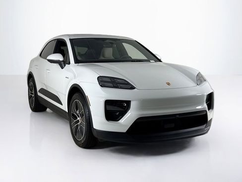 Certified 2025 Porsche Macan Electric RWD image 7