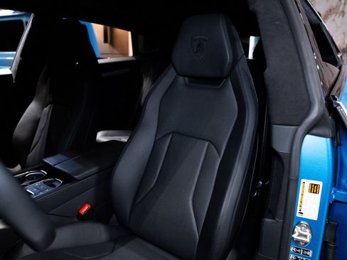 Used 2022 Lamborghini Urus image 6