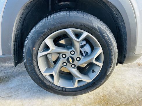 Used 2025 Chevrolet Trax LT image 36