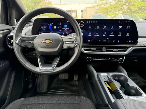 Used 2025 Chevrolet Equinox EV LT image 13