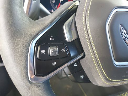 Used 2022 Chevrolet Corvette Stingray Premium Cpe w/ Z51 Performance Package RWD image 21