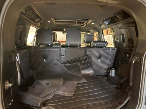 Used 2020 Land Rover Defender 110 X image 12