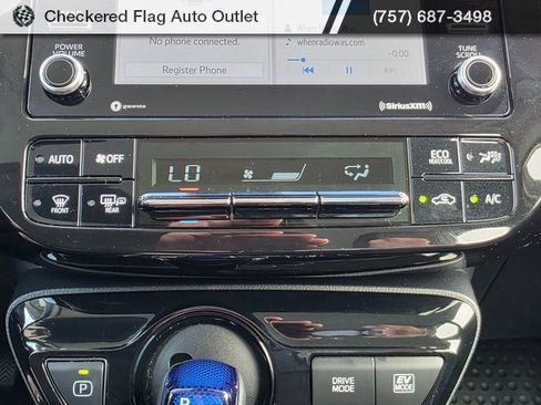 Used 2022 Toyota Prius XLE image 34