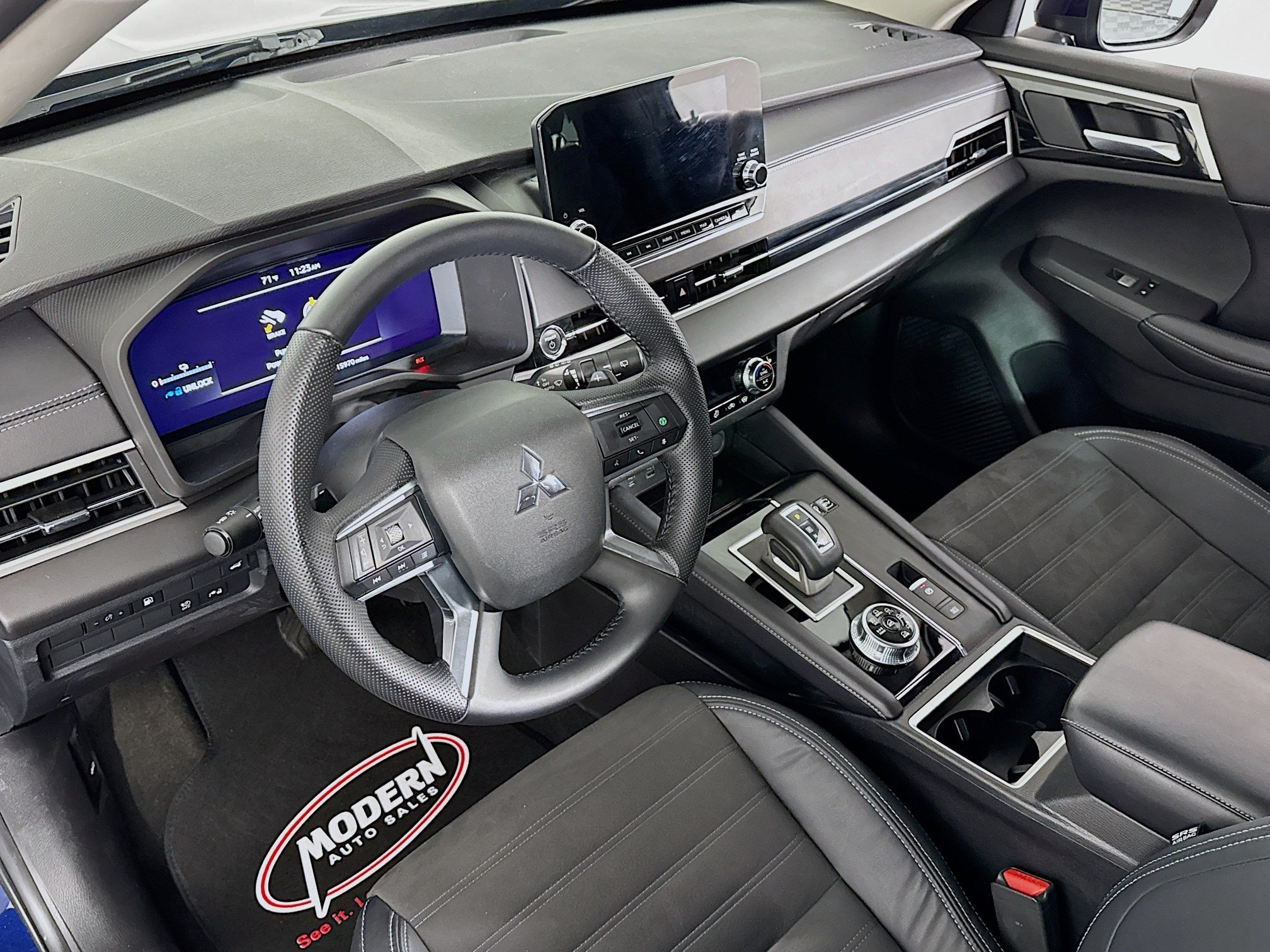 Used 2023 Mitsubishi Outlander SE AWD/4WD image 8