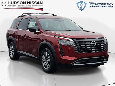 New 2026 Nissan Pathfinder SL image 1