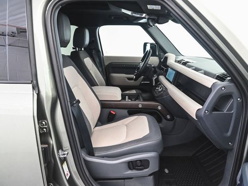 Used 2023 Land Rover Defender 110 X-Dynamic SE image 32