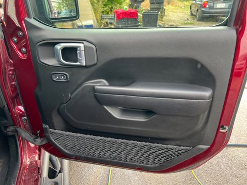 Used 2021 Jeep Wrangler Unlimited Sport image 17