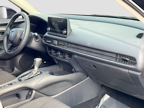 Used 2023 Honda HR-V LX image 27