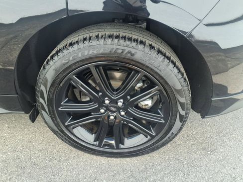 Used 2024 Ford Edge ST-Line image 8