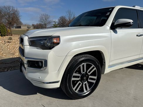 Used 2014 Toyota 4Runner Limited image 16