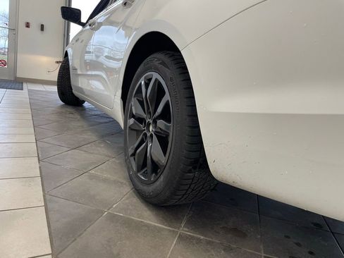 Used 2017 Chevrolet Impala LT image 17