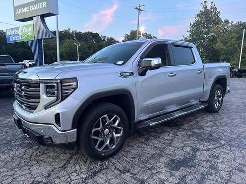 Used 2022 GMC Sierra 1500 SLT w/ SLT Premium Plus Package AWD/4WD image 3