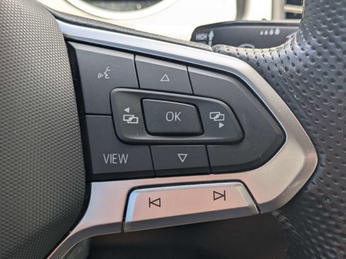 Used 2021 Volkswagen Atlas Cross Sport SE w/ Panoramic Sunroof Package FWD image 31