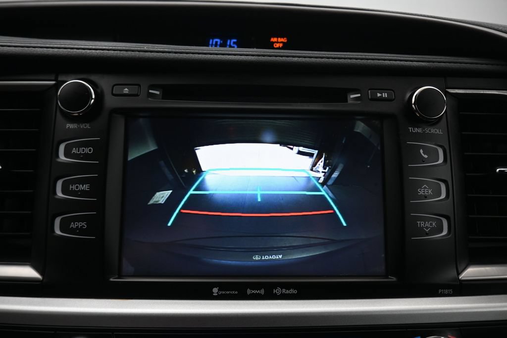 Used 2019 Toyota Highlander Plus AWD/4WD image 18