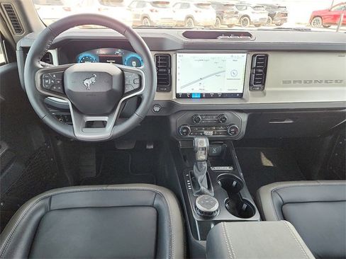 Used 2025 Ford Bronco Outer Banks image 10