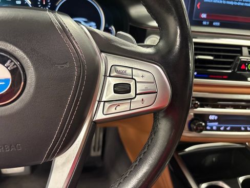 Used 2018 BMW 740i xDrive AWD/4WD image 33