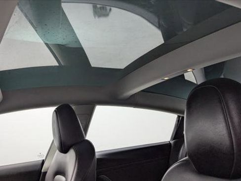 Used 2023 Tesla Model 3 Standard Range image 29