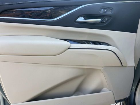Used 2023 Cadillac Escalade Premium Luxury w/ LPO, Radiant Package AWD/4WD image 33