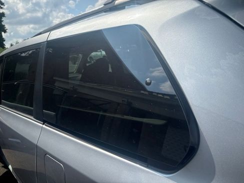 Used 2013 Toyota Sienna XLE FWD image 4