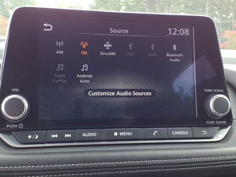 Used 2025 Nissan Rogue SV FWD image 6