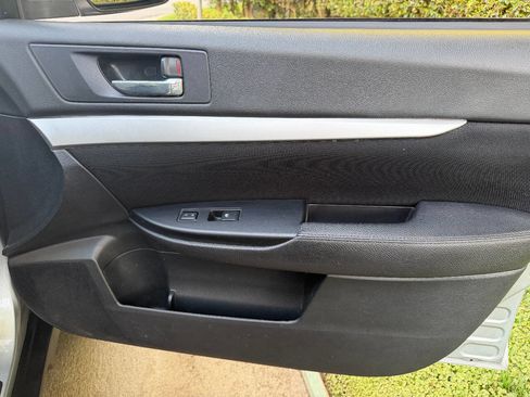 Used 2014 Subaru Outback 2.5i Premium image 24