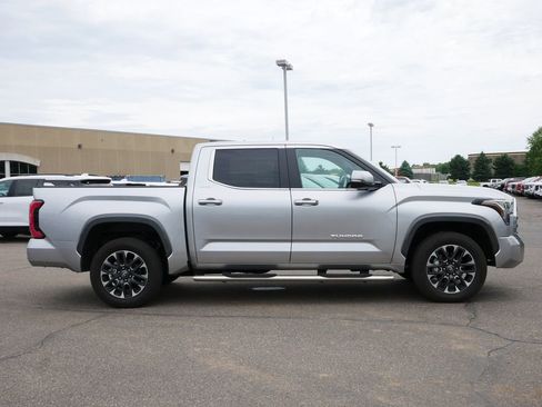 Used 2026 Toyota Tundra Limited AWD/4WD image 9
