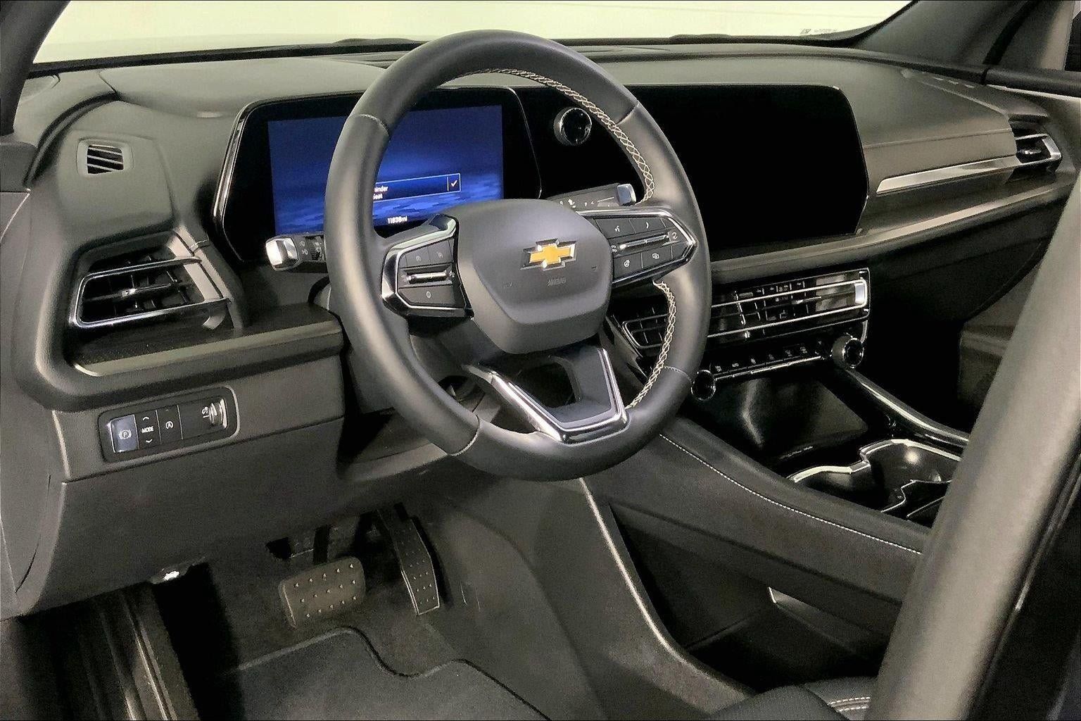Used 2026 Chevrolet Traverse LT w/ Driver Confidence Package FWD image 14