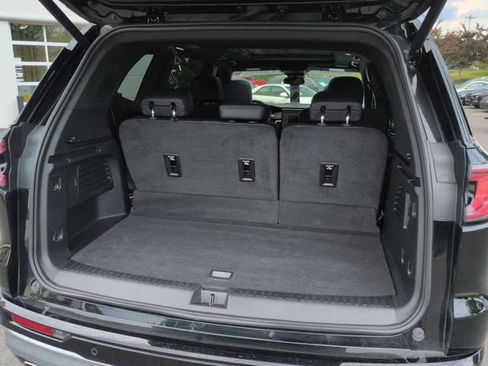 Used 2025 GMC Acadia Denali AWD/4WD image 29