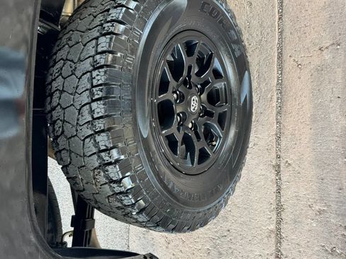 Used 2022 Toyota Tacoma SR5 RWD image 30