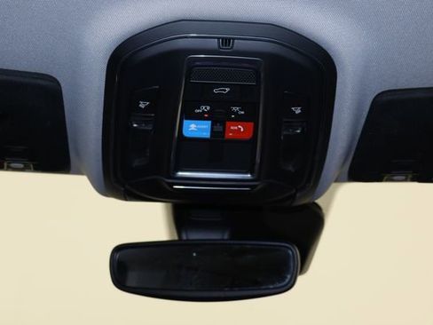 Used 2023 Jeep Grand Cherokee Limited w/ Black Appearance Package image 25