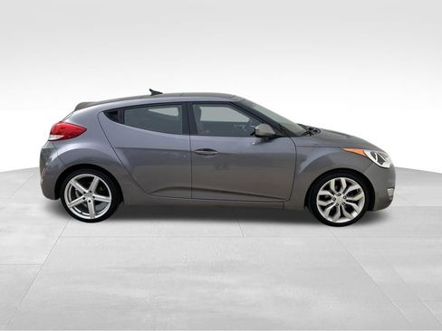 Used 2013 Hyundai Veloster w/ Style Pkg FWD image 5